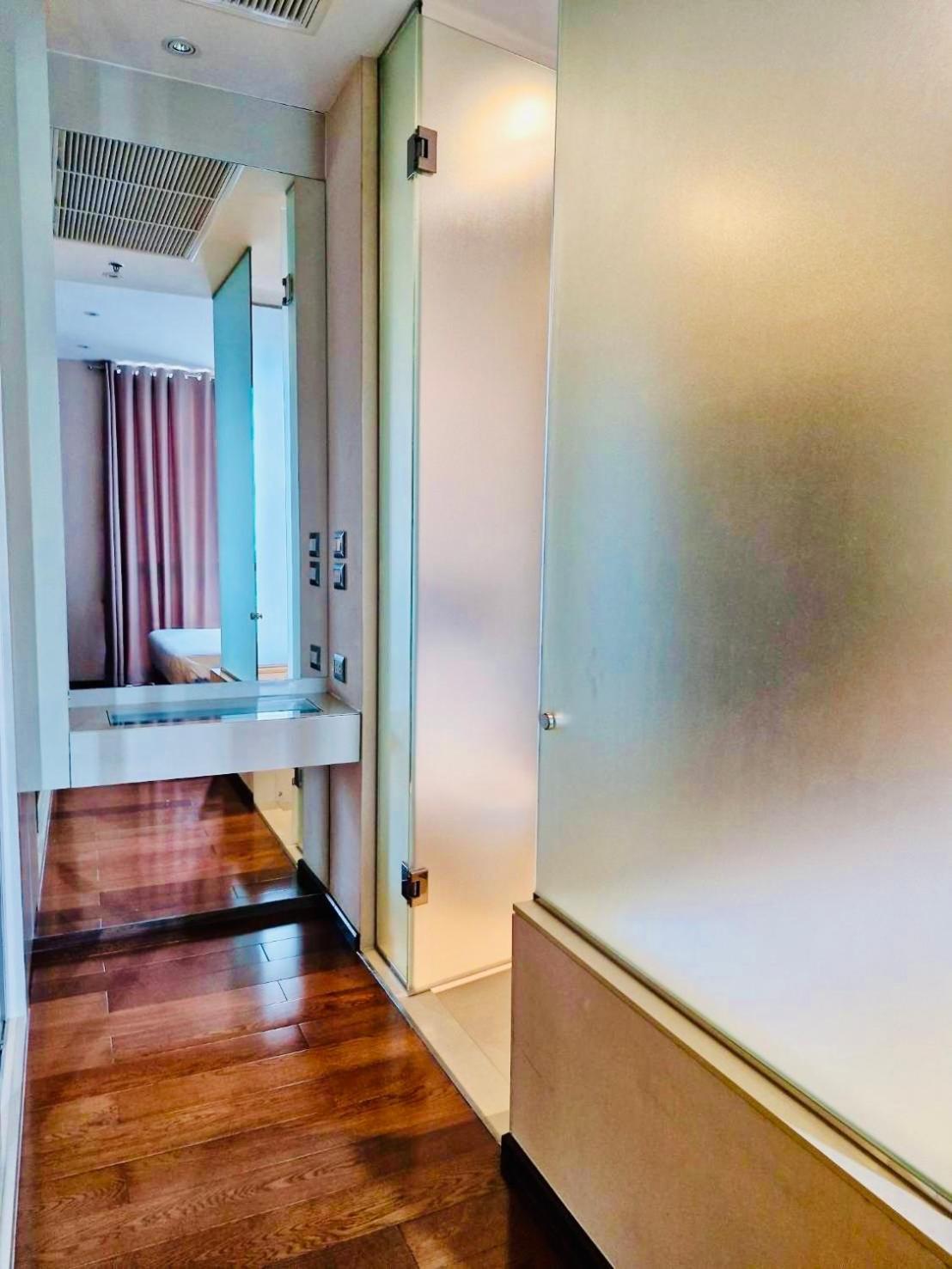 בנגקוק Luxury 1Bed 1Bath 300M Bts Phrom Phong, Emporium Emsphere Emquartier מראה חיצוני תמונה